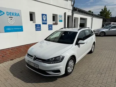 Gebraucht VW Golf VII Trendline 116 PS (85 kW) 2019 Weiß Kombi