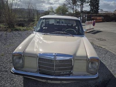 Second-hand Mercedes 230 105 CP (77 kW) 1969 Alb Berlinǎ