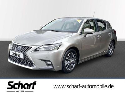 Lexus CT200h