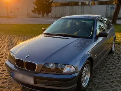 Gebraucht BMW 318 118 PS (86 kW) 1999 Blau Limousine