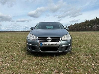 Gebraucht VW Jetta 140 PS (102 kW) 2006 Grau Limousine