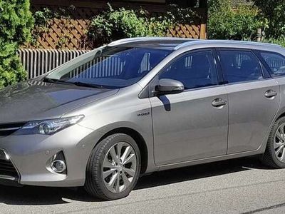 Toyota Auris Hybrid