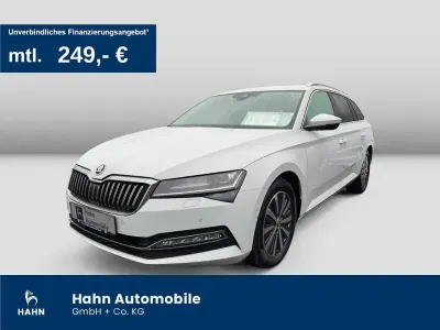 Gebraucht Skoda Superb Style 200 PS (147 kW) 2023 Moonweiss metallic Kombi