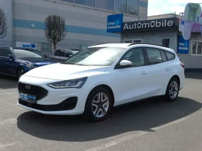 Używany Ford Focus Cool & Connect 120 KM (88 kW) 2022 Biały Kombi