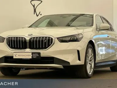 Gebraucht BMW i5 Sport Line 250 kW (340 PS) 2025 Alpinweiß uni Limousine