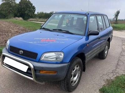 Second-hand Toyota RAV4 129 CP (94 kW) 1996 Albastru SUV