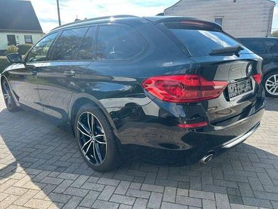 Gebraucht BMW 520 Luxury Line 190 PS (139 kW) 2019 Saphirschwarz Kombi