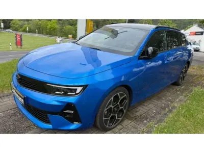 Używany Opel Astra Ultimate 131 KM (96 kW) 2024 Niebieski Kombi
