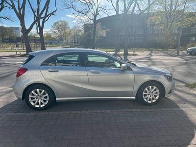 Brugt Mercedes A180 Style 122 HK (89 kW) 2014 Sølv Sedan