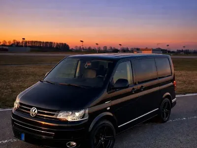 Usata VW T5 Highline 179 CV (131 kW) 2013 Nero Furgone