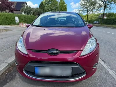 Gebraucht Ford Fiesta 97 PS (71 kW) 2010 Rot Limousine