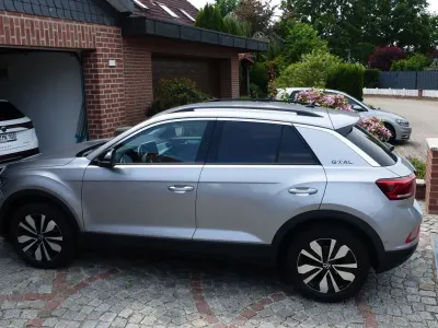 Gebraucht VW T-Roc Cabriolet Life 150 PS (110 kW) 2025 Silber SUV