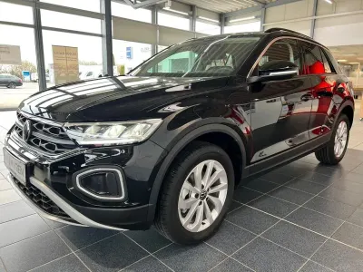 Neu VW T-Roc Cabriolet Style 150 PS (110 kW) 2026 Grenadillaschwarz metallic SUV