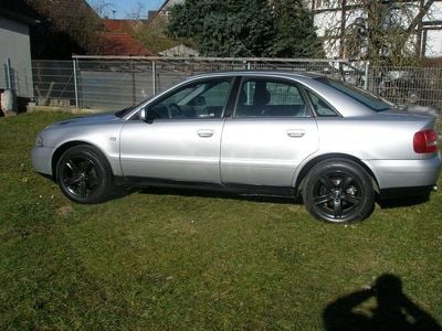 Gebraucht Audi A4 101 PS (74 kW) 2000 Silber Limousine