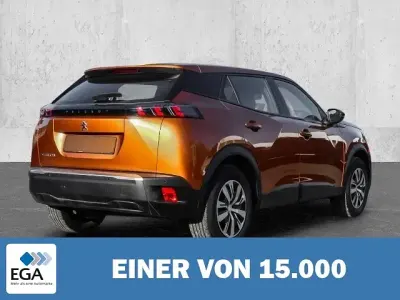 Second-hand Peugeot e-2008 Active 100 kW (136 CP) 2023 Metallic SUV
