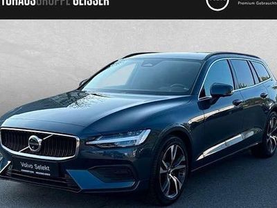 Usado Volvo V60 Core 197 HP (144 kW) 2025 Azul Carrinha