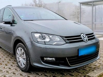 Grau Gebraucht 2011 VW Sharan Van / Kleinbus | 11.999 € (Etwas zu teuer)