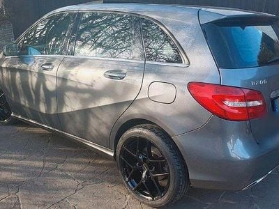 Usata Mercedes B200 AMG 156 CV (114 kW) 2013 Grigio Monovolume