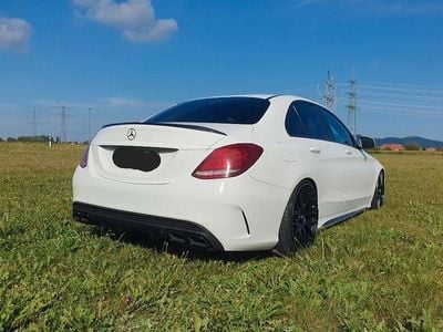 Gebraucht Mercedes C220 AMG line 170 PS (125 kW) 2015 Weiß Limousine