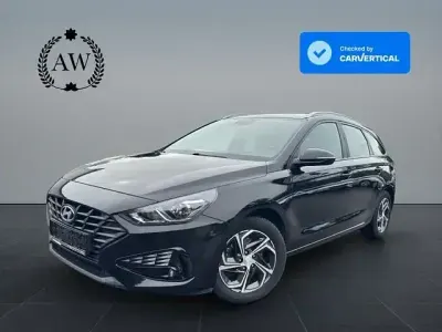 Gebraucht Hyundai i30 Trend 116 PS (85 kW) 2021 Schwarz Kombi