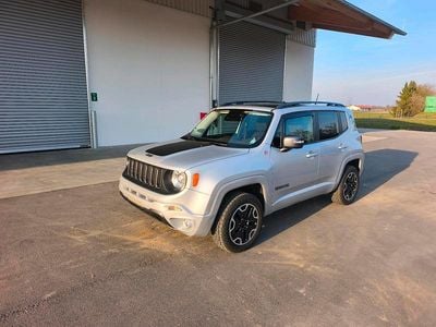Gebraucht Jeep Renegade Trailhawk 170 PS (125 kW) 2015 Silber SUV