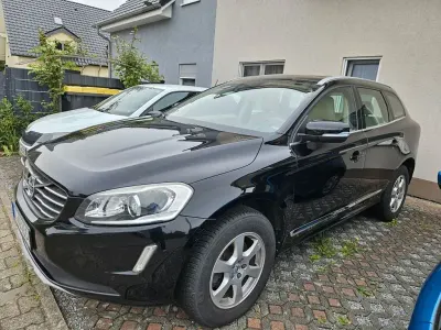 Używany Volvo XC60 Summum 190 KM (139 kW) 2017 Czarny SUV