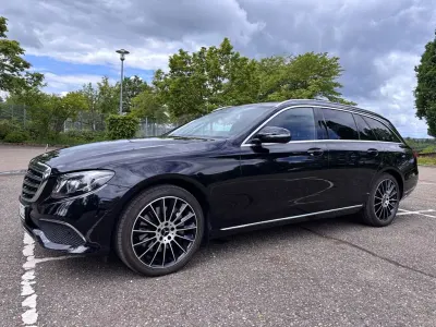 Gebraucht Mercedes E350 Exclusive 258 PS (189 kW) 2017 Schwarz Limousine
