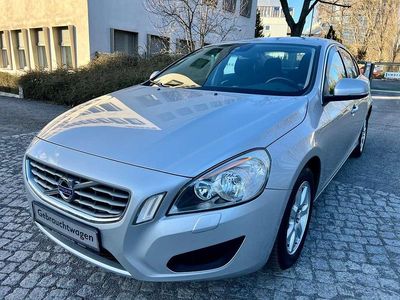 Gebraucht Volvo S60 Momentum 163 PS (119 kW) 2011 Silver / metallic Limousine