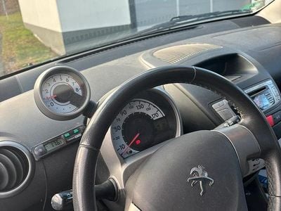 Gebraucht Peugeot 107 68 PS (50 kW) 2012 Grau Kleinwagen