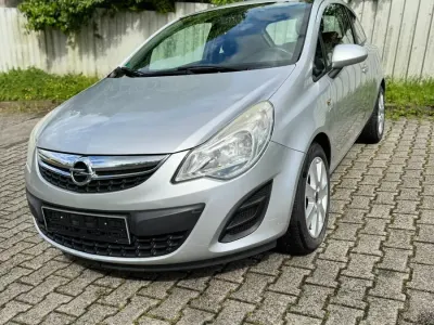 Gebraucht Opel Corsa 80 PS (58 kW) 2013 Silber Kleinwagen