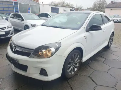 Gebraucht Opel Astra 116 PS (85 kW) 2010 Coupé