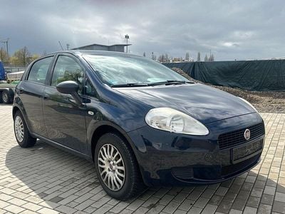 Gebraucht Fiat Grande Punto Basis 69 PS (50 kW) 2012 Blau Kleinwagen