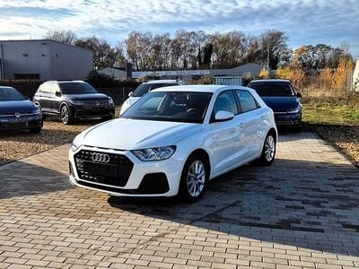 Weiß Gebraucht 2024 Audi A1 Sportback Kleinwagen | 20.999 € (Guter Preis)