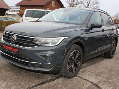 Gebraucht VW Tiguan Life 150 PS (110 kW) 2023 Grau SUV