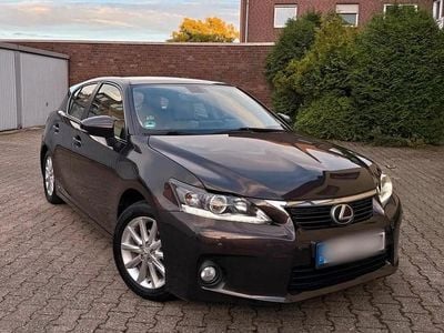 Gebraucht Lexus CT200h Executive Line 73 PS (53 kW) 2022 Braun Limousine