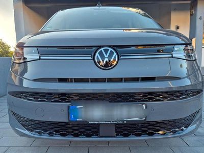 Gebraucht VW Multivan Edition 150 PS (110 kW) 2025 Grau Van