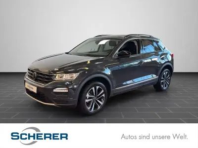 Używany VW T-Roc United 150 KM (110 kW) 2021 Szary SUV
