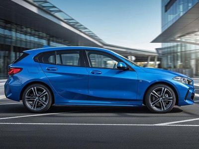 Blau Gebraucht 2024 BMW 118 M Sport Kleinwagen | 27.500 € (Fairer Preis)
