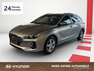 Weiß weiß Gebraucht 2017 Hyundai i30 Trend Kombi | 12.890 € (Fairer Preis)