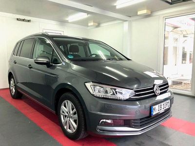 Iridium grau Gebraucht 2019 VW Touran Highline Van / Kleinbus | 23.950 € (Fairer Preis)
