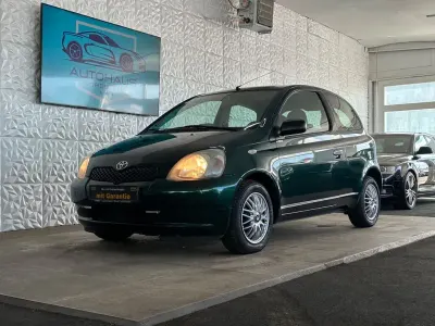 Gebraucht Toyota Yaris 68 PS (50 kW) 2001 Grün Limousine
