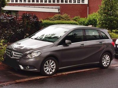 Mercedes B200