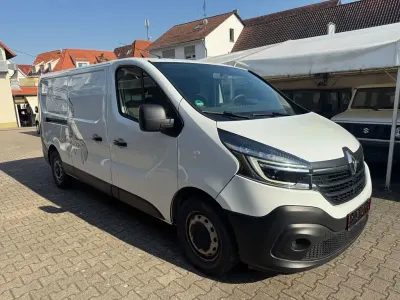 Gebraucht Renault Trafic Komfort 145 PS (106 kW) 2019 Weiß Van / Kleinbus