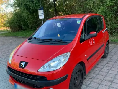 Gebraucht Peugeot 1007 88 PS (64 kW) 2006 Rot Van / Kleinbus