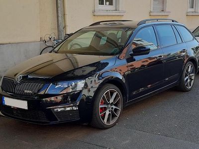 Schwarz Gebraucht 2015 Skoda Octavia RS Kombi | 10.000 € (Fairer Preis)