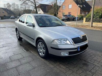 Silber Gebraucht 2007 Skoda Octavia Sport Limousine | 3.200 € (Teuer)
