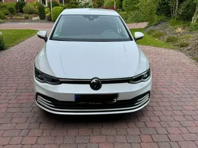 Gebraucht VW Golf VII Life 150 PS (110 kW) 2020 Weiß Limousine