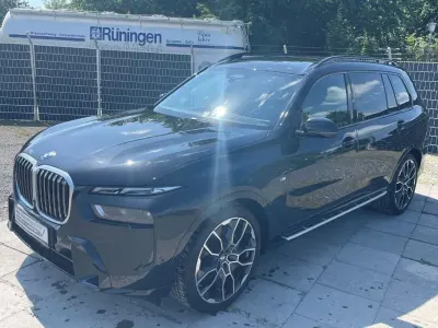 Gebraucht BMW X7 M Sport 352 PS (258 kW) 2025 Schwarz SUV