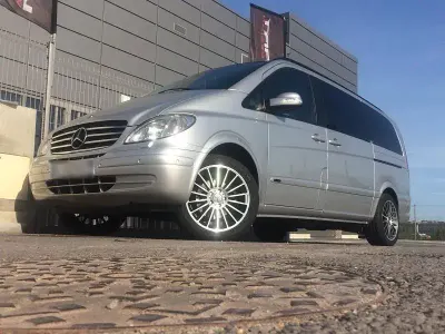 Używany Mercedes Viano 231 KM (169 kW) 2005 Srebrny Minivan