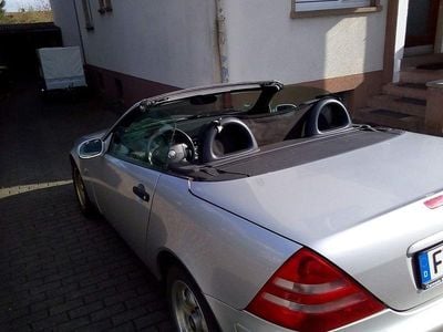 Usata Mercedes SLK200 136 CV (100 kW) 1998 Argento Cabrio